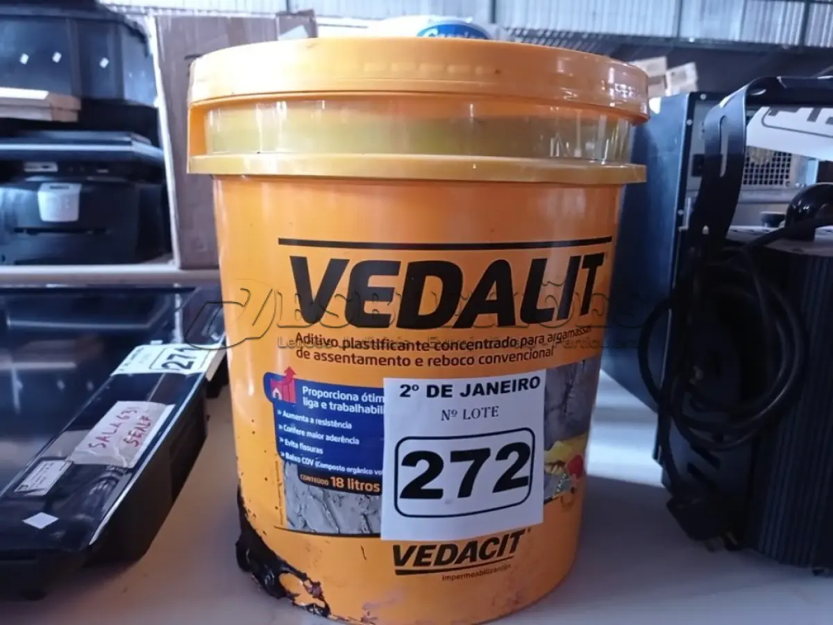 LOTE 272 - 01 BALDE DE VEDACIT, ADITIVO IMPERMEABILIZANTE PARA CONCRETOS E ARGAMASSAS 18L. (NO ESTADO) ATENÇÃO! FAZER A VISITAÇÃO ANTES DE ARREMATAR, NÃO SABEMOS SE FUNCIONA. LEILÃO NÃO TEM GARANTIA E NEM DEVOLUÇÃO, SUJEITO A POSSÍVEIS AVARIAS VISÍVEIS/OCULTAS E/OU AUSÊNCIA DE COMPONENTES.