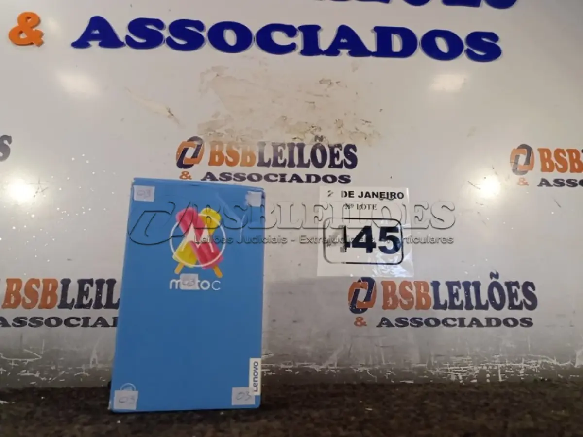 LOTE 445 - 01 CELULAR MOTOC MODELO:XT1750 8GB MARCA LENOVO. (NO ESTADO) ATENÇÃO! FAZER A VISITAÇÃO ANTES DE ARREMATAR, NÃO SABEMOS SE FUNCIONA. LEILÃO NÃO TEM GARANTIA E NEM DEVOLUÇÃO, SUJEITO A POSSÍVEIS AVARIAS VISÍVEIS/OCULTAS E/OU AUSÊNCIA DE COMPONENTES.
