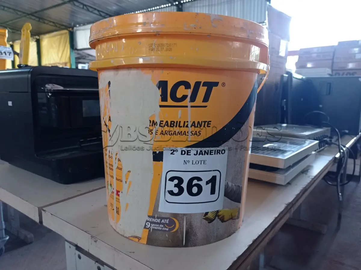 LOTE 361 - 01 BALDE DE VEDACIT, ADITIVO IMPERMEABILIZANTE PARA CONCRETOS E ARGAMASSAS. (NO ESTADO) ATENÇÃO! FAZER A VISITAÇÃO ANTES DE ARREMATAR, NÃO SABEMOS SE FUNCIONA. LEILÃO NÃO TEM GARANTIA E NEM DEVOLUÇÃO, SUJEITO A POSSÍVEIS AVARIAS VISÍVEIS/OCULTAS E/OU AUSÊNCIA DE COMPONENTES.