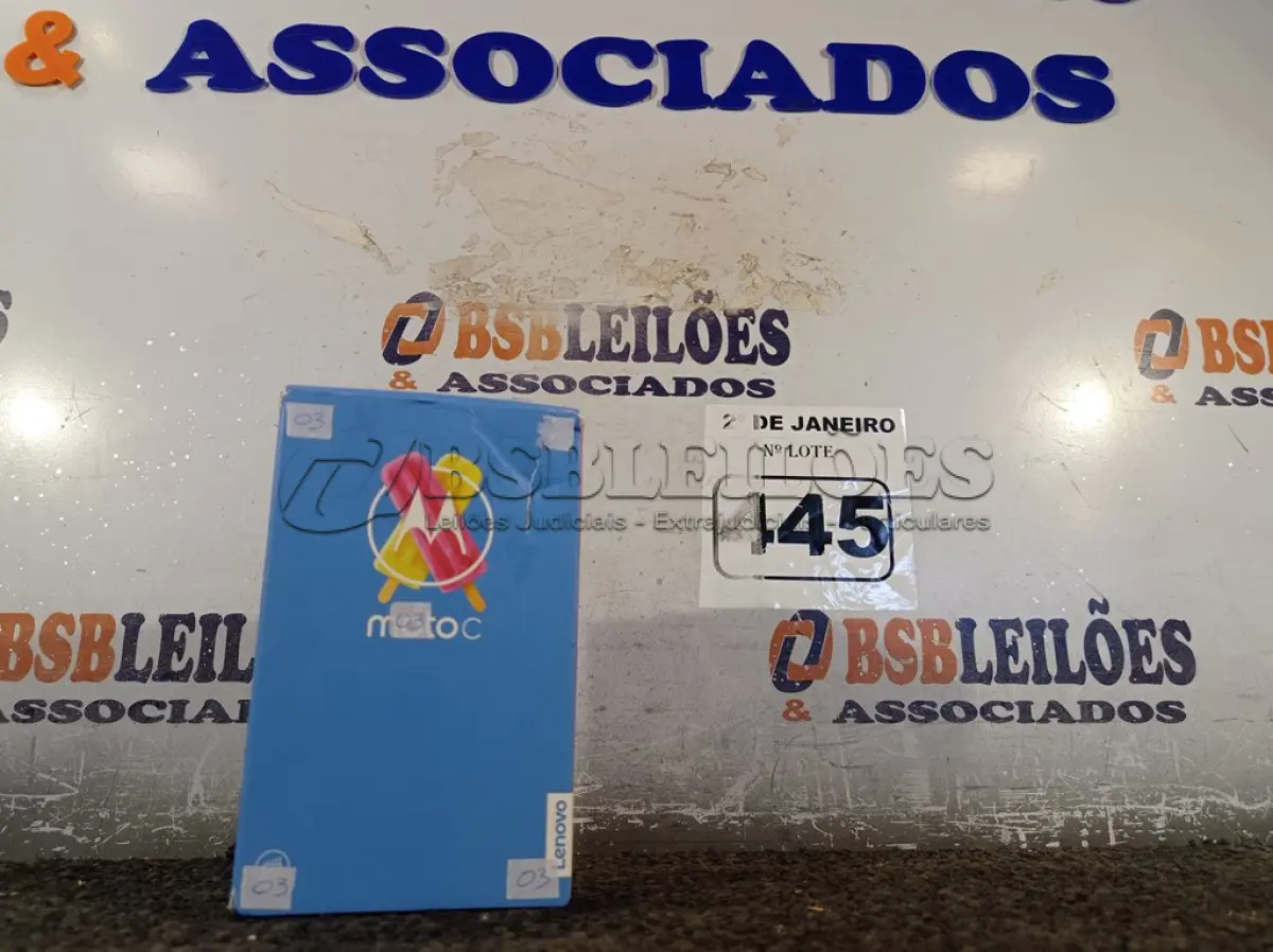 LOTE 445 - 01 CELULAR MOTOC MODELO:XT1750 8GB MARCA LENOVO. (NO ESTADO) ATENÇÃO! FAZER A VISITAÇÃO ANTES DE ARREMATAR, NÃO SABEMOS SE FUNCIONA. LEILÃO NÃO TEM GARANTIA E NEM DEVOLUÇÃO, SUJEITO A POSSÍVEIS AVARIAS VISÍVEIS/OCULTAS E/OU AUSÊNCIA DE COMPONENTES.