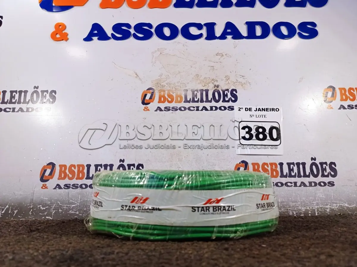 LOTE 380 - 01 ROLO DE CABO FLEXÍVEL 100M 1X4MM NA COR VERDE(NOVO). (NO ESTADO) ATENÇÃO! FAZER A VISITAÇÃO ANTES DE ARREMATAR, NÃO SABEMOS SE FUNCIONA. LEILÃO NÃO TEM GARANTIA E NEM DEVOLUÇÃO, SUJEITO A POSSÍVEIS AVARIAS VISÍVEIS/OCULTAS E/OU AUSÊNCIA DE COMPONENTES.