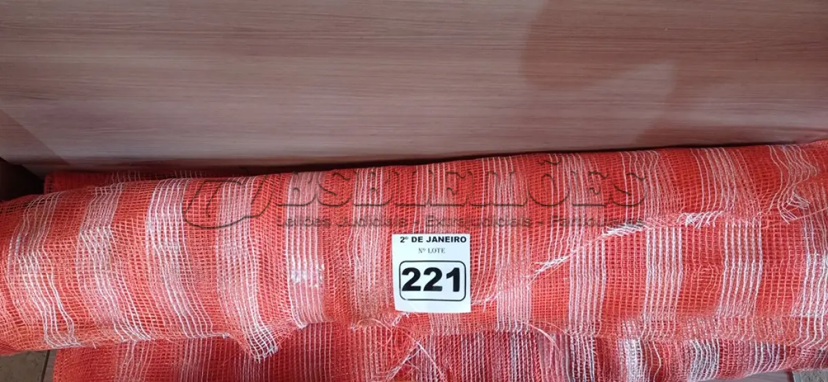 LOTE 221 - 01 LOTE COM TELAS DE PROTEÇÃO PARA OBRA. (NO ESTADO) ATENÇÃO! FAZER A VISITAÇÃO ANTES DE ARREMATAR, NÃO SABEMOS SE FUNCIONA. LEILÃO NÃO TEM GARANTIA E NEM DEVOLUÇÃO, SUJEITO A POSSÍVEIS AVARIAS VISÍVEIS/OCULTAS E/OU AUSÊNCIA DE COMPONENTES.