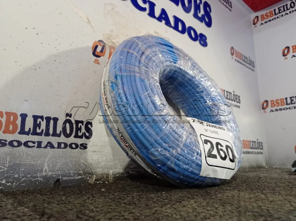 LOTE 260 - 01 ROLO DE CABO FLEXÍVEL 100M 1X10MM NA COR AZUL(NOVO). (NO ESTADO) ATENÇÃO! FAZER A VISITAÇÃO ANTES DE ARREMATAR, NÃO SABEMOS SE FUNCIONA. LEILÃO NÃO TEM GARANTIA E NEM DEVOLUÇÃO, SUJEITO A POSSÍVEIS AVARIAS VISÍVEIS/OCULTAS E/OU AUSÊNCIA DE COMPONENTES.