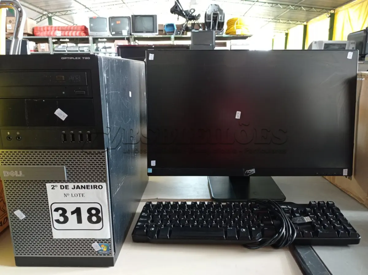 LOTE 318 - 01 CPU, 01 TECLADO E 01 MONITOR. (NO ESTADO) ATENÇÃO! FAZER A VISITAÇÃO ANTES DE ARREMATAR, NÃO SABEMOS SE FUNCIONA. LEILÃO NÃO TEM GARANTIA E NEM DEVOLUÇÃO, SUJEITO A POSSÍVEIS AVARIAS VISÍVEIS/OCULTAS E/OU AUSÊNCIA DE COMPONENTES.