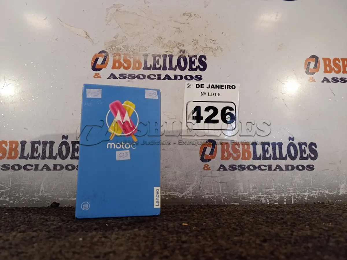 LOTE 426 - 01 CELULAR MOTOC MODELO:XT1750 8GB MARCA LENOVO. (NO ESTADO) ATENÇÃO! FAZER A VISITAÇÃO ANTES DE ARREMATAR, NÃO SABEMOS SE FUNCIONA. LEILÃO NÃO TEM GARANTIA E NEM DEVOLUÇÃO, SUJEITO A POSSÍVEIS AVARIAS VISÍVEIS/OCULTAS E/OU AUSÊNCIA DE COMPONENTES.