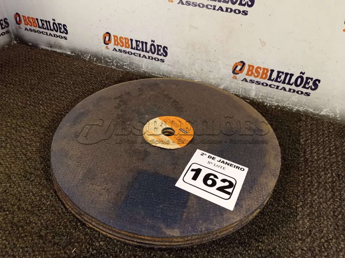 LOTE 162 - 05 DISCOS CLIPPERS: DIÂMETRO 18, ESPECIFICAÇÃO MR-822, RPM 3069. (NO ESTADO) ATENÇÃO! FAZER A VISITAÇÃO ANTES DE ARREMATAR, NÃO SABEMOS SE FUNCIONA. LEILÃO NÃO TEM GARANTIA E NEM DEVOLUÇÃO, SUJEITO A POSSÍVEIS AVARIAS VISÍVEIS/OCULTAS E/OU AUSÊNCIA DE COMPONENTES.