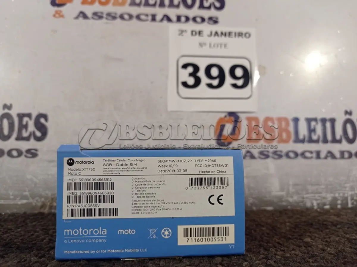 LOTE 399 - 01 CELULAR MOTOC MODELO:XT1750 8GB MARCA LENOVO. (NO ESTADO) ATENÇÃO! FAZER A VISITAÇÃO ANTES DE ARREMATAR, NÃO SABEMOS SE FUNCIONA. LEILÃO NÃO TEM GARANTIA E NEM DEVOLUÇÃO, SUJEITO A POSSÍVEIS AVARIAS VISÍVEIS/OCULTAS E/OU AUSÊNCIA DE COMPONENTES.