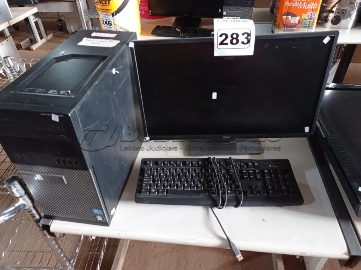 LOTE 283 - 01 CPU, 01 TECLADO E 01 MONITOR. (NO ESTADO) ATENÇÃO! FAZER A VISITAÇÃO ANTES DE ARREMATAR, NÃO SABEMOS SE FUNCIONA. LEILÃO NÃO TEM GARANTIA E NEM DEVOLUÇÃO, SUJEITO A POSSÍVEIS AVARIAS VISÍVEIS/OCULTAS E/OU AUSÊNCIA DE COMPONENTES.