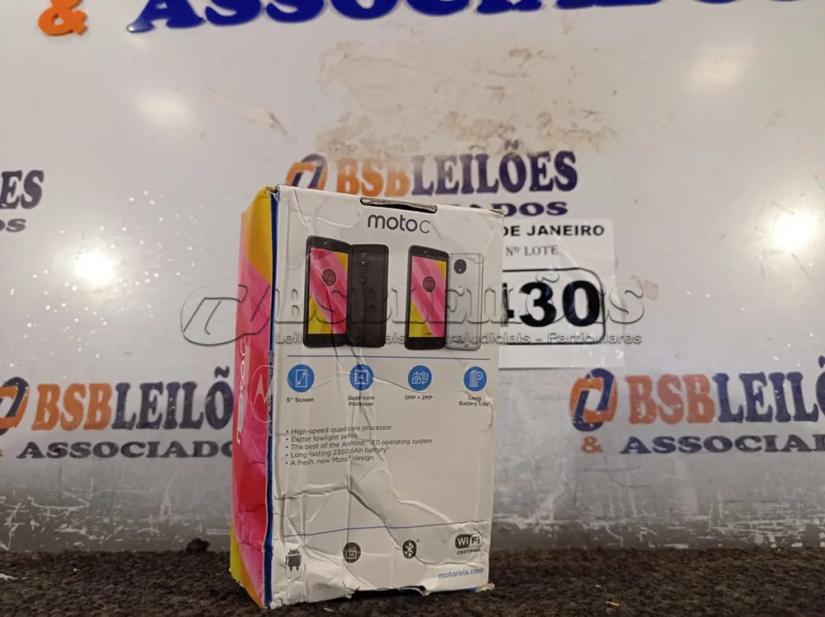LOTE 430 - 01 CELULAR MOTOC MODELO:XT1750 8GB MARCA LENOVO. (NO ESTADO) ATENÇÃO! FAZER A VISITAÇÃO ANTES DE ARREMATAR, NÃO SABEMOS SE FUNCIONA. LEILÃO NÃO TEM GARANTIA E NEM DEVOLUÇÃO, SUJEITO A POSSÍVEIS AVARIAS VISÍVEIS/OCULTAS E/OU AUSÊNCIA DE COMPONENTES.