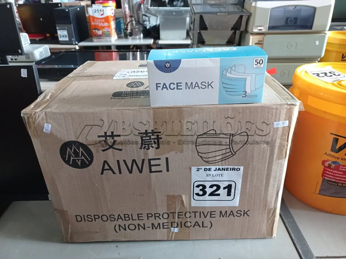 LOTE 321 - 01 CAIXA COM APROXIMADAMENTE 2.000 MASCARAS DESCARTÁVEIS VARIADAS. (NO ESTADO) ATENÇÃO! FAZER A VISITAÇÃO ANTES DE ARREMATAR, NÃO SABEMOS SE FUNCIONA. LEILÃO NÃO TEM GARANTIA E NEM DEVOLUÇÃO, SUJEITO A POSSÍVEIS AVARIAS VISÍVEIS/OCULTAS E/OU AUSÊNCIA DE COMPONENTES.