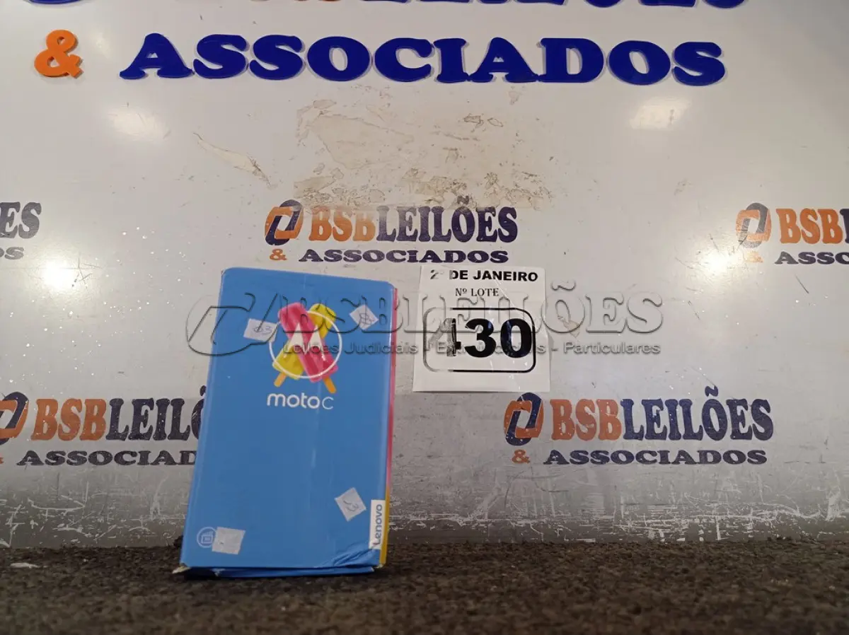 LOTE 430 - 01 CELULAR MOTOC MODELO:XT1750 8GB MARCA LENOVO. (NO ESTADO) ATENÇÃO! FAZER A VISITAÇÃO ANTES DE ARREMATAR, NÃO SABEMOS SE FUNCIONA. LEILÃO NÃO TEM GARANTIA E NEM DEVOLUÇÃO, SUJEITO A POSSÍVEIS AVARIAS VISÍVEIS/OCULTAS E/OU AUSÊNCIA DE COMPONENTES.