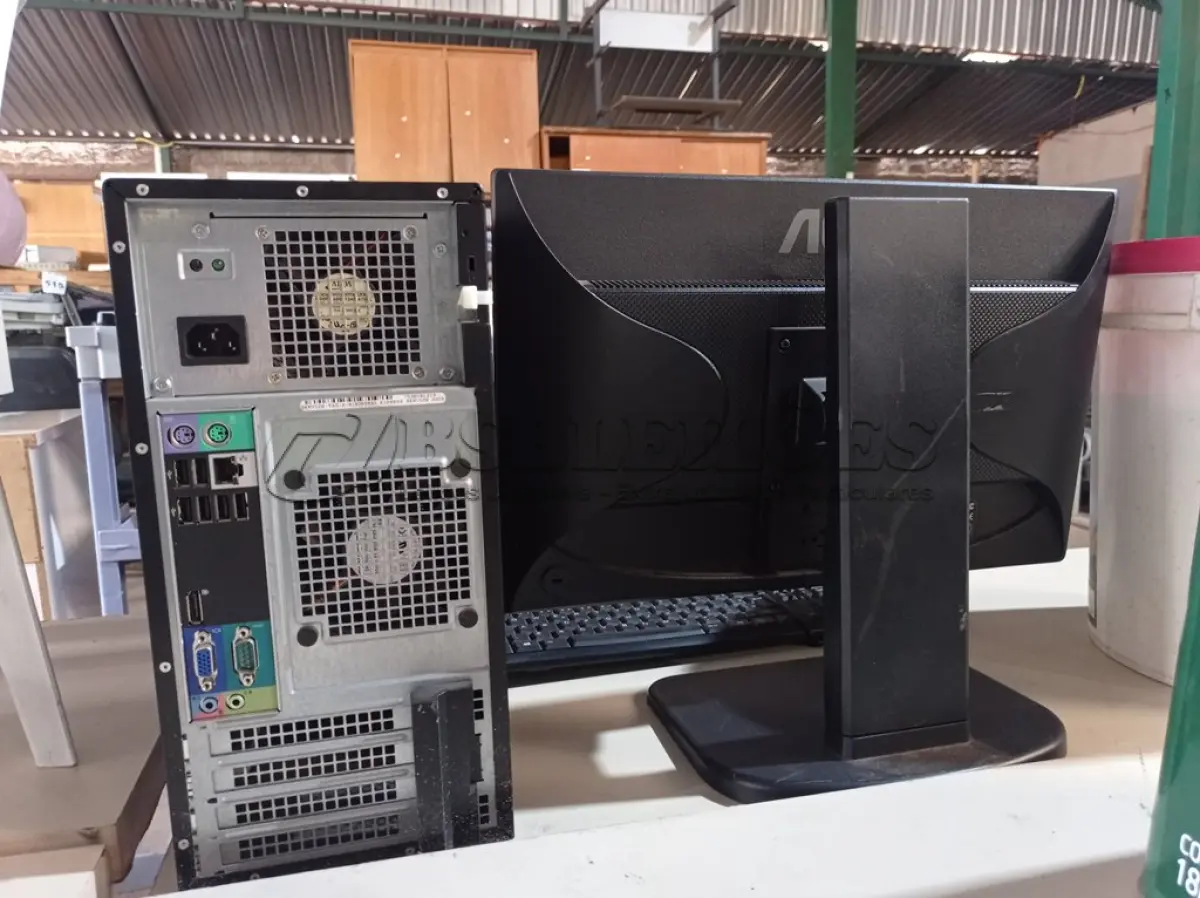 LOTE 447 - 01 CPU, 01 TECLADO E 01 MONITOR. (NO ESTADO) ATENÇÃO! FAZER A VISITAÇÃO ANTES DE ARREMATAR, NÃO SABEMOS SE FUNCIONA. LEILÃO NÃO TEM GARANTIA E NEM DEVOLUÇÃO, SUJEITO A POSSÍVEIS AVARIAS VISÍVEIS/OCULTAS E/OU AUSÊNCIA DE COMPONENTES.