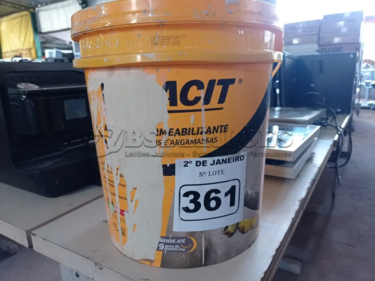 LOTE 361 - 01 BALDE DE VEDACIT, ADITIVO IMPERMEABILIZANTE PARA CONCRETOS E ARGAMASSAS. (NO ESTADO) ATENÇÃO! FAZER A VISITAÇÃO ANTES DE ARREMATAR, NÃO SABEMOS SE FUNCIONA. LEILÃO NÃO TEM GARANTIA E NEM DEVOLUÇÃO, SUJEITO A POSSÍVEIS AVARIAS VISÍVEIS/OCULTAS E/OU AUSÊNCIA DE COMPONENTES.