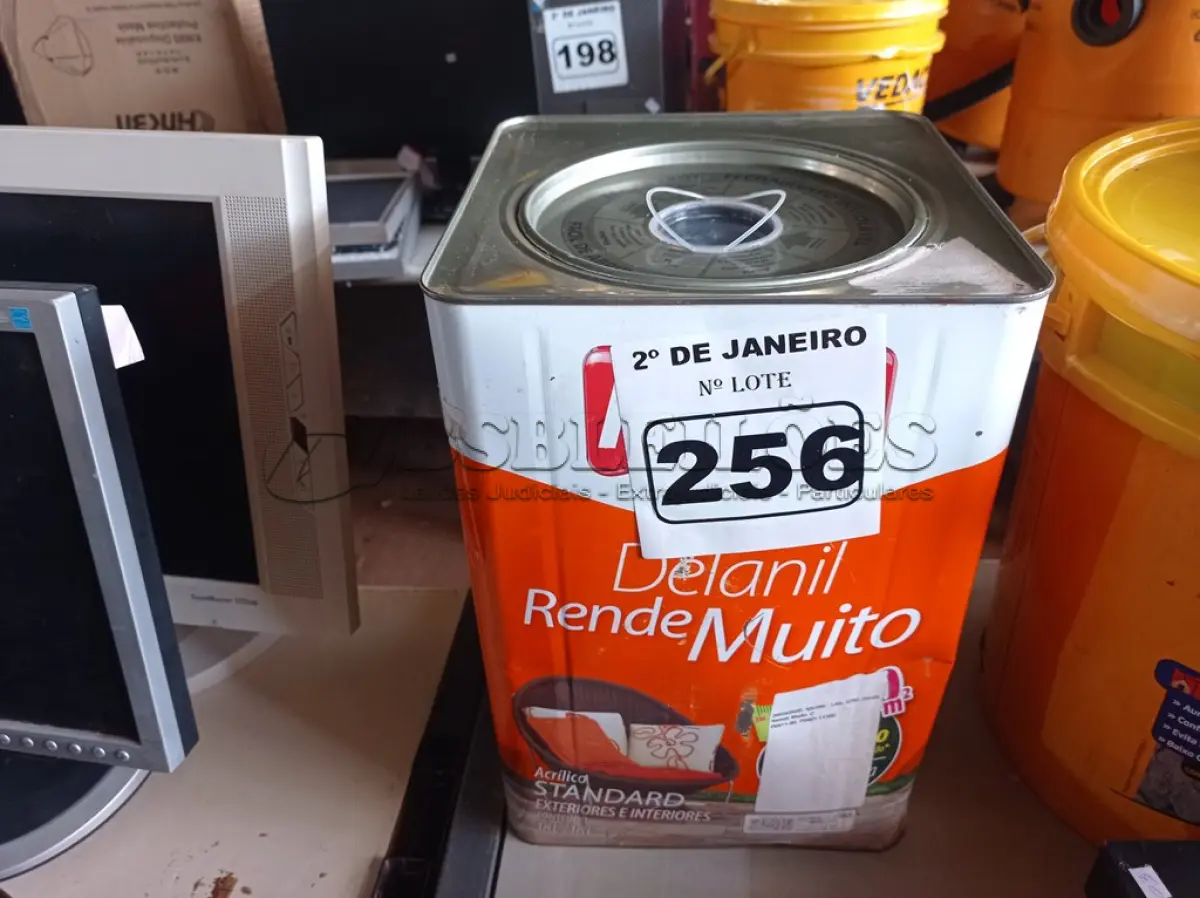 LOTE 256 - 01 LATA DE TINTA IQUINE DELANIL RENDE MUITO 18L BASE “C”. (NO ESTADO) ATENÇÃO! FAZER A VISITAÇÃO ANTES DE ARREMATAR, NÃO SABEMOS SE FUNCIONA. LEILÃO NÃO TEM GARANTIA E NEM DEVOLUÇÃO, SUJEITO A POSSÍVEIS AVARIAS VISÍVEIS/OCULTAS E/OU AUSÊNCIA DE COMPONENTES.