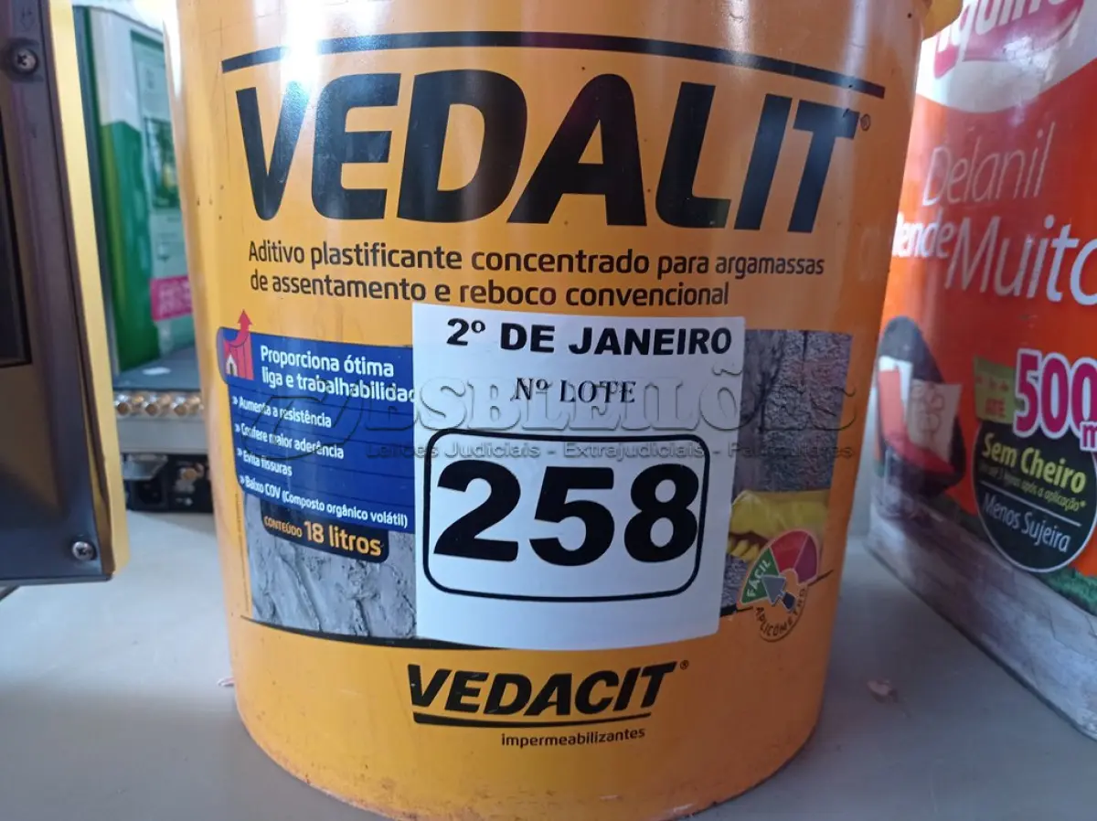 LOTE 258 - 01 BALDE DE VEDACIT, ADITIVO IMPERMEABILIZANTE PARA CONCRETOS E ARGAMASSAS 18L. (NO ESTADO) ATENÇÃO! FAZER A VISITAÇÃO ANTES DE ARREMATAR, NÃO SABEMOS SE FUNCIONA. LEILÃO NÃO TEM GARANTIA E NEM DEVOLUÇÃO, SUJEITO A POSSÍVEIS AVARIAS VISÍVEIS/OCULTAS E/OU AUSÊNCIA DE COMPONENTES.