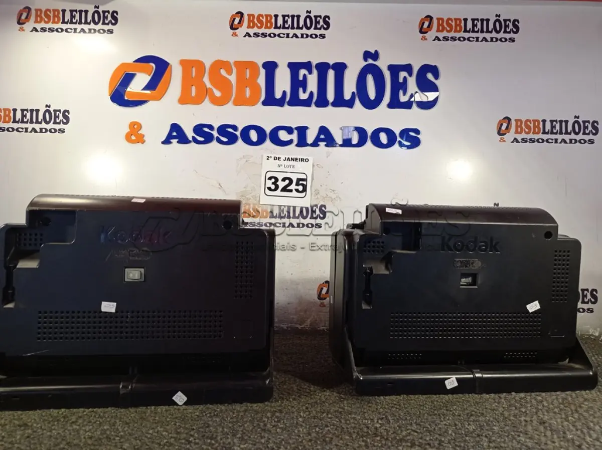 LOTE 325 - 02 SCANNERS MARCA KODAK. (NO ESTADO) ATENÇÃO! FAZER A VISITAÇÃO ANTES DE ARREMATAR, NÃO SABEMOS SE FUNCIONA. LEILÃO NÃO TEM GARANTIA E NEM DEVOLUÇÃO, SUJEITO A POSSÍVEIS AVARIAS VISÍVEIS/OCULTAS E/OU AUSÊNCIA DE COMPONENTES.