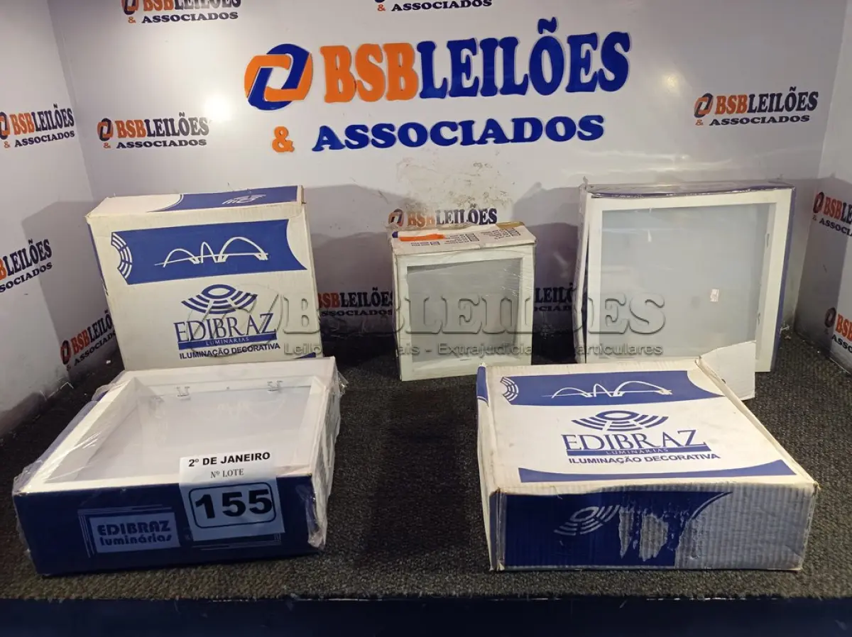 LOTE 155 - 05 LUMINÁRIAS DE EMBUTIR. (NO ESTADO) ATENÇÃO! FAZER A VISITAÇÃO ANTES DE ARREMATAR, NÃO SABEMOS SE FUNCIONA. LEILÃO NÃO TEM GARANTIA E NEM DEVOLUÇÃO, SUJEITO A POSSÍVEIS AVARIAS VISÍVEIS/OCULTAS E/OU AUSÊNCIA DE COMPONENTES.