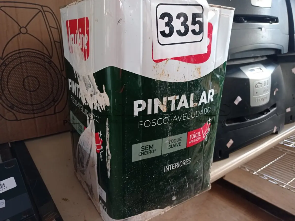 LOTE 335 - 01 LATA DE TINTA IQUINE PINTALAR FOSCO AVELUDADO 18L COR VERDE PISCINA. (NO ESTADO) ATENÇÃO! FAZER A VISITAÇÃO ANTES DE ARREMATAR, NÃO SABEMOS SE FUNCIONA. LEILÃO NÃO TEM GARANTIA E NEM DEVOLUÇÃO, SUJEITO A POSSÍVEIS AVARIAS VISÍVEIS/OCULTAS E/OU AUSÊNCIA DE COMPONENTES.