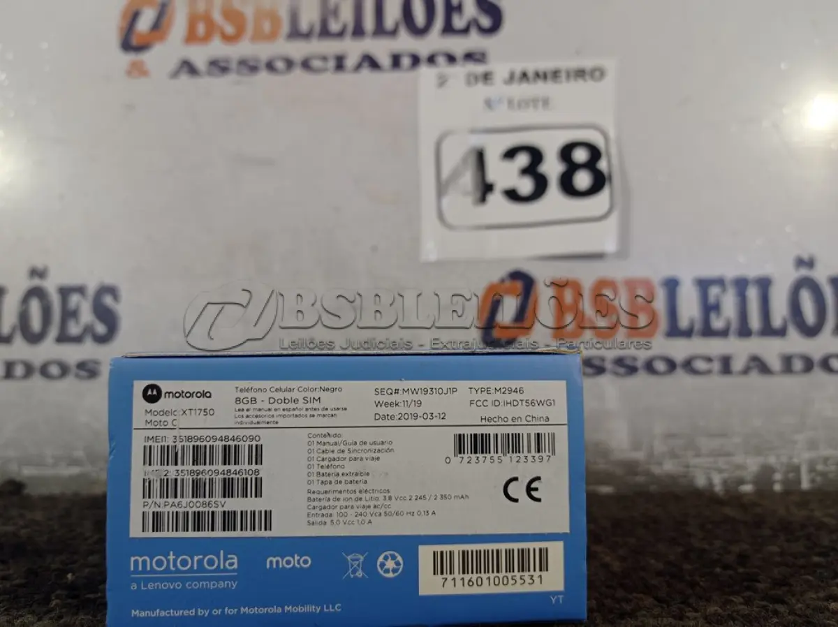 LOTE 438 - 01 CELULAR MOTOC MODELO:XT1750 8GB MARCA LENOVO. (NO ESTADO) ATENÇÃO! FAZER A VISITAÇÃO ANTES DE ARREMATAR, NÃO SABEMOS SE FUNCIONA. LEILÃO NÃO TEM GARANTIA E NEM DEVOLUÇÃO, SUJEITO A POSSÍVEIS AVARIAS VISÍVEIS/OCULTAS E/OU AUSÊNCIA DE COMPONENTES.