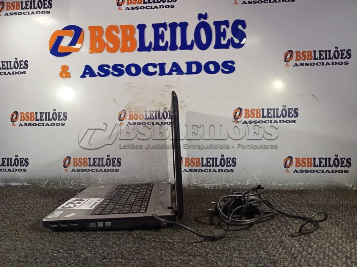 LOTE 423 - 01 NOTEBOOK MARCA VECTOR COM FONTE. (NO ESTADO) ATENÇÃO! FAZER A VISITAÇÃO ANTES DE ARREMATAR, NÃO SABEMOS SE FUNCIONA. LEILÃO NÃO TEM GARANTIA E NEM DEVOLUÇÃO, SUJEITO A POSSÍVEIS AVARIAS VISÍVEIS/OCULTAS E/OU AUSÊNCIA DE COMPONENTES.