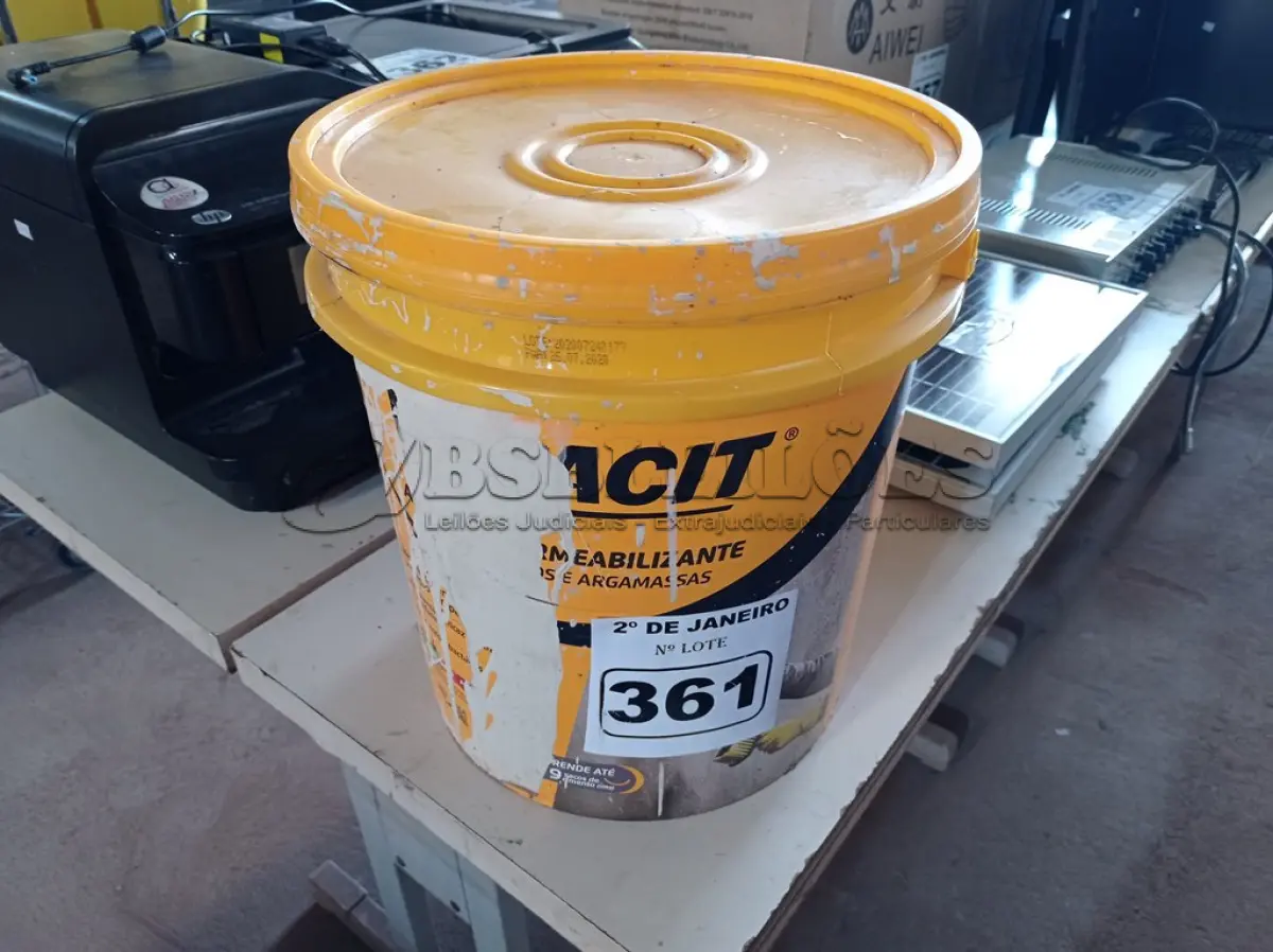 LOTE 361 - 01 BALDE DE VEDACIT, ADITIVO IMPERMEABILIZANTE PARA CONCRETOS E ARGAMASSAS. (NO ESTADO) ATENÇÃO! FAZER A VISITAÇÃO ANTES DE ARREMATAR, NÃO SABEMOS SE FUNCIONA. LEILÃO NÃO TEM GARANTIA E NEM DEVOLUÇÃO, SUJEITO A POSSÍVEIS AVARIAS VISÍVEIS/OCULTAS E/OU AUSÊNCIA DE COMPONENTES.