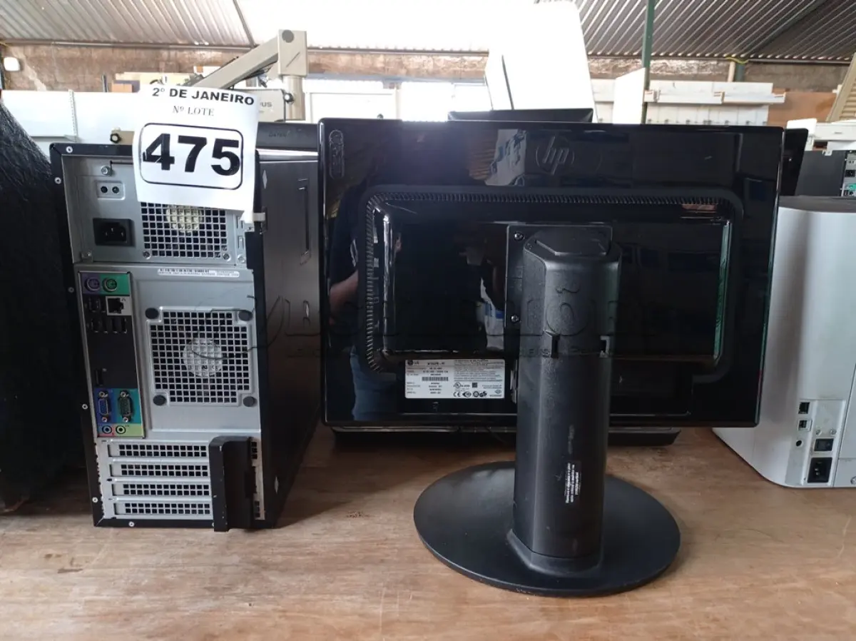 LOTE 475 - 01 CPU, 01 TECLADO E 01 MONITOR. (NO ESTADO) ATENÇÃO! FAZER A VISITAÇÃO ANTES DE ARREMATAR, NÃO SABEMOS SE FUNCIONA. LEILÃO NÃO TEM GARANTIA E NEM DEVOLUÇÃO, SUJEITO A POSSÍVEIS AVARIAS VISÍVEIS/OCULTAS E/OU AUSÊNCIA DE COMPONENTES.
