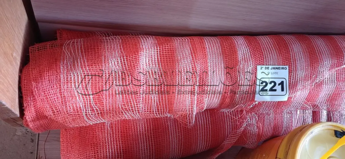 LOTE 221 - 01 LOTE COM TELAS DE PROTEÇÃO PARA OBRA. (NO ESTADO) ATENÇÃO! FAZER A VISITAÇÃO ANTES DE ARREMATAR, NÃO SABEMOS SE FUNCIONA. LEILÃO NÃO TEM GARANTIA E NEM DEVOLUÇÃO, SUJEITO A POSSÍVEIS AVARIAS VISÍVEIS/OCULTAS E/OU AUSÊNCIA DE COMPONENTES.