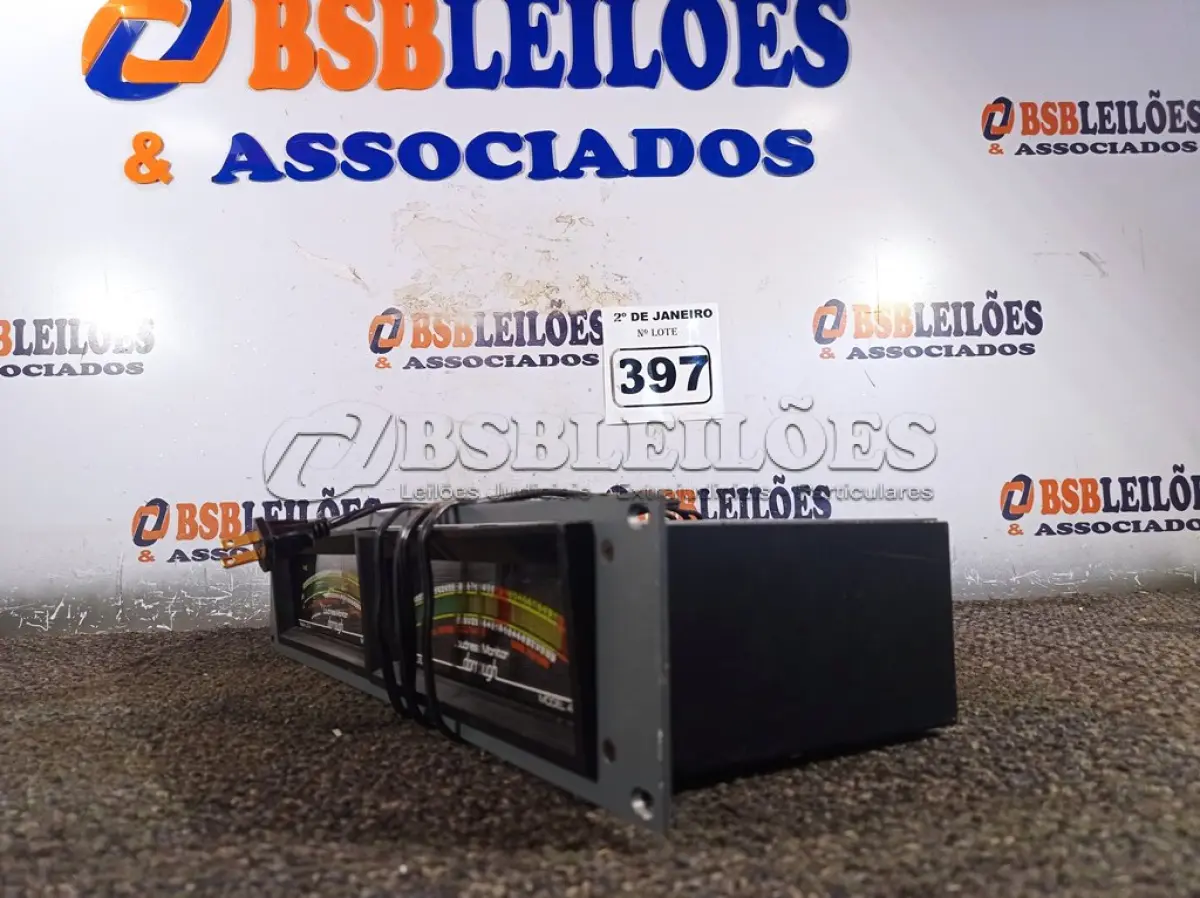 LOTE 397 - 01 MEDIDOR DE AÚDIO MODELO 40 A. (NO ESTADO) ATENÇÃO! FAZER A VISITAÇÃO ANTES DE ARREMATAR, NÃO SABEMOS SE FUNCIONA. LEILÃO NÃO TEM GARANTIA E NEM DEVOLUÇÃO, SUJEITO A POSSÍVEIS AVARIAS VISÍVEIS/OCULTAS E/OU AUSÊNCIA DE COMPONENTES.