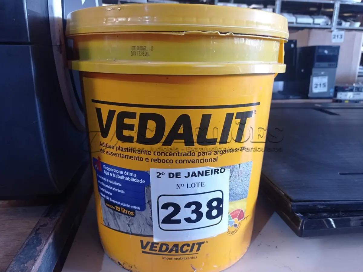 LOTE 238 - 01 BALDE DE VEDACIT, ADITIVO IMPERMEABILIZANTE PARA CONCRETOS E ARGAMASSAS 18L. (NO ESTADO) ATENÇÃO! FAZER A VISITAÇÃO ANTES DE ARREMATAR, NÃO SABEMOS SE FUNCIONA. LEILÃO NÃO TEM GARANTIA E NEM DEVOLUÇÃO, SUJEITO A POSSÍVEIS AVARIAS VISÍVEIS/OCULTAS E/OU AUSÊNCIA DE COMPONENTES.