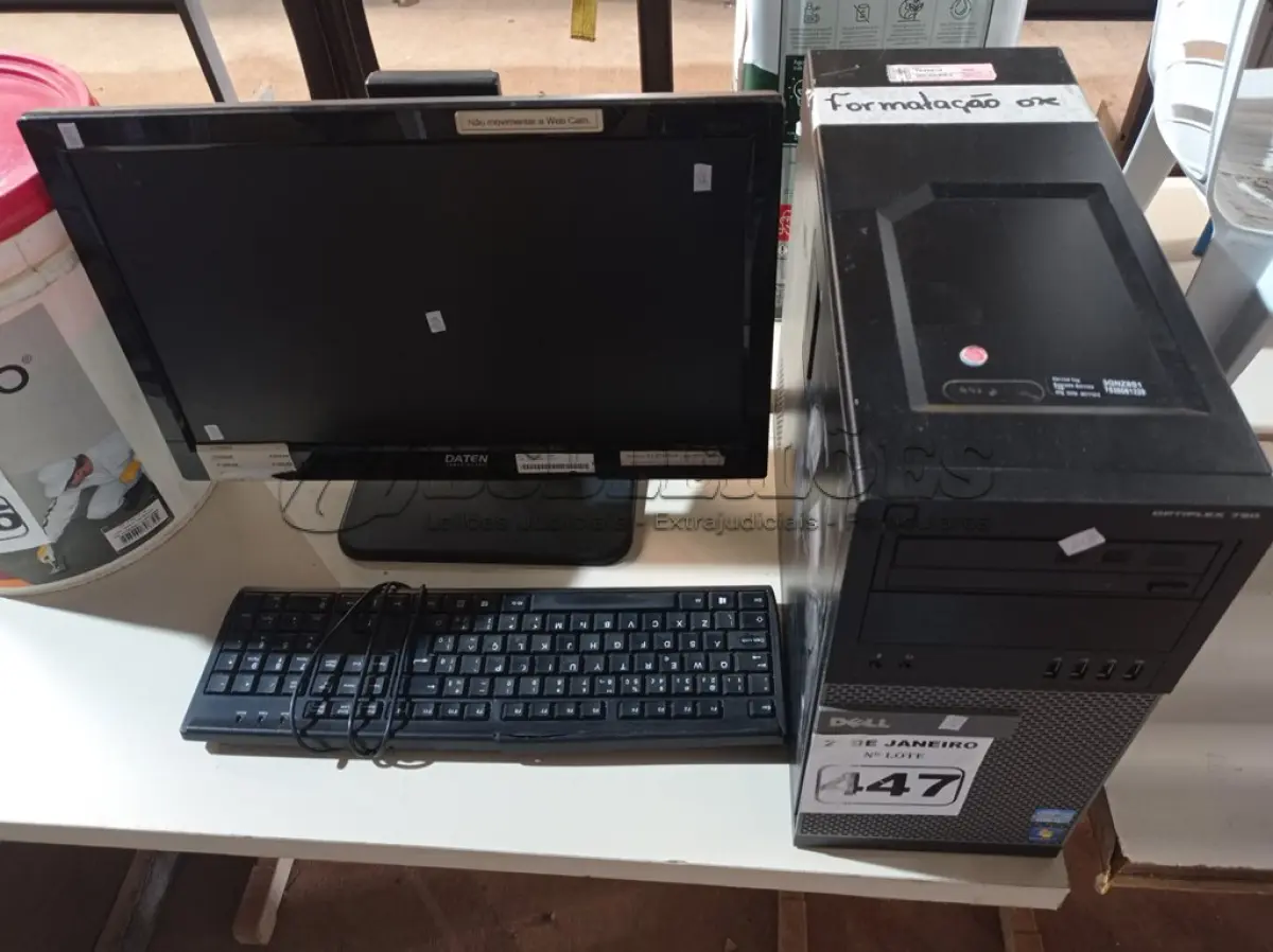 LOTE 447 - 01 CPU, 01 TECLADO E 01 MONITOR. (NO ESTADO) ATENÇÃO! FAZER A VISITAÇÃO ANTES DE ARREMATAR, NÃO SABEMOS SE FUNCIONA. LEILÃO NÃO TEM GARANTIA E NEM DEVOLUÇÃO, SUJEITO A POSSÍVEIS AVARIAS VISÍVEIS/OCULTAS E/OU AUSÊNCIA DE COMPONENTES.