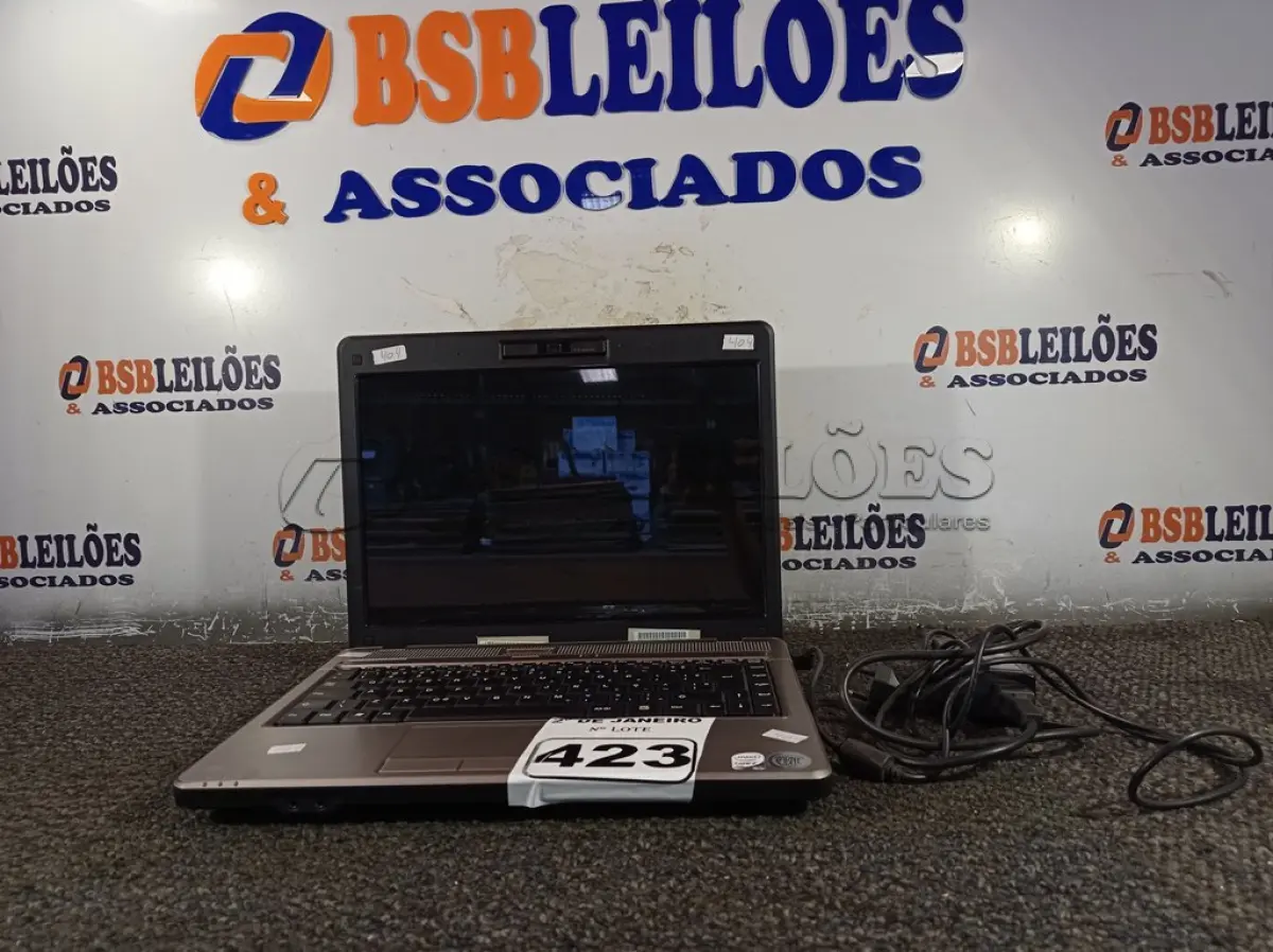 LOTE 423 - 01 NOTEBOOK MARCA VECTOR COM FONTE. (NO ESTADO) ATENÇÃO! FAZER A VISITAÇÃO ANTES DE ARREMATAR, NÃO SABEMOS SE FUNCIONA. LEILÃO NÃO TEM GARANTIA E NEM DEVOLUÇÃO, SUJEITO A POSSÍVEIS AVARIAS VISÍVEIS/OCULTAS E/OU AUSÊNCIA DE COMPONENTES.