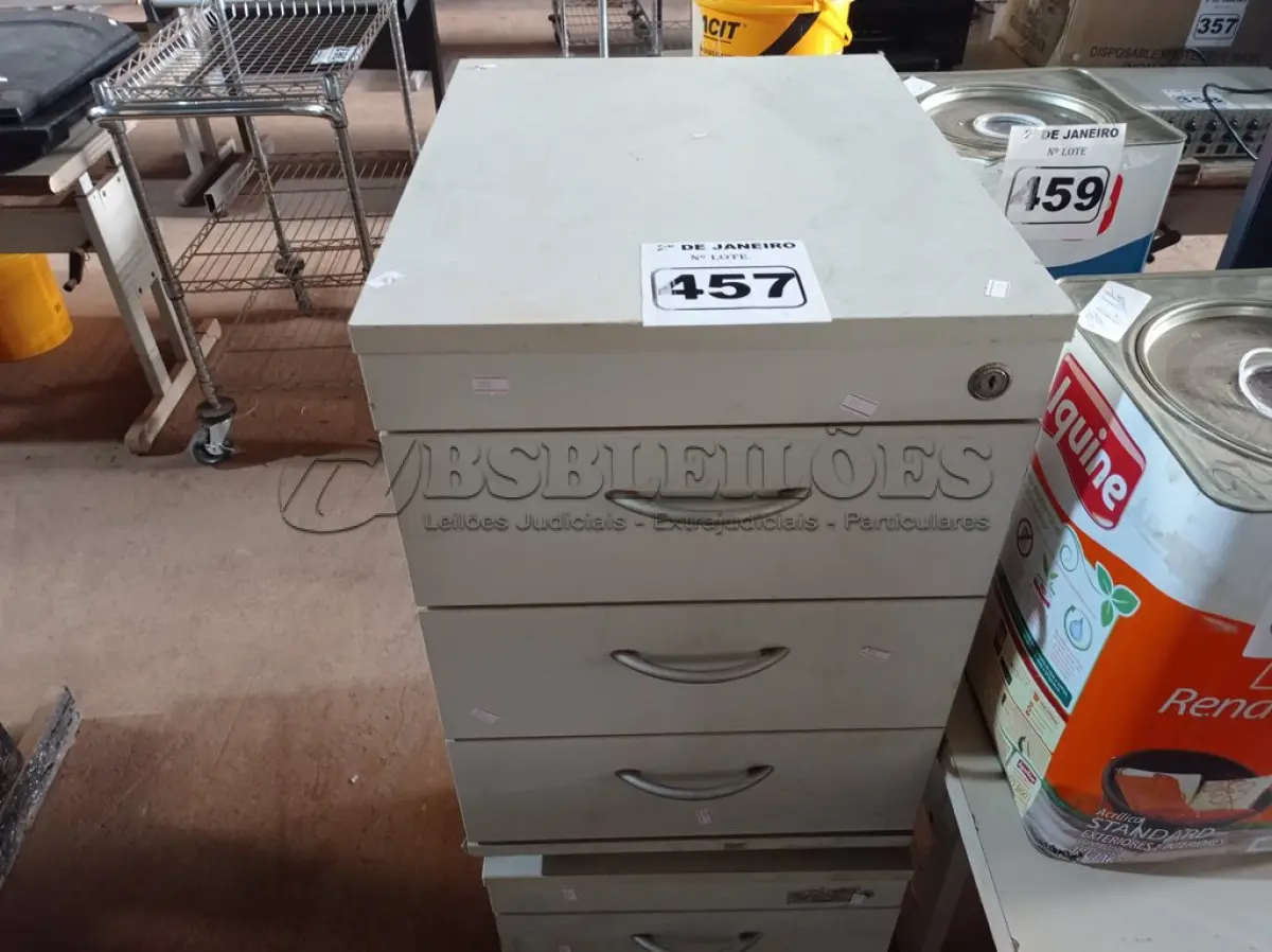 LOTE 457 - 02 GAVETEIROS COM 03 GAVETAS. (NO ESTADO) ATENÇÃO! FAZER A VISITAÇÃO ANTES DE ARREMATAR, NÃO SABEMOS SE FUNCIONA. LEILÃO NÃO TEM GARANTIA E NEM DEVOLUÇÃO, SUJEITO A POSSÍVEIS AVARIAS VISÍVEIS/OCULTAS E/OU AUSÊNCIA DE COMPONENTES.
