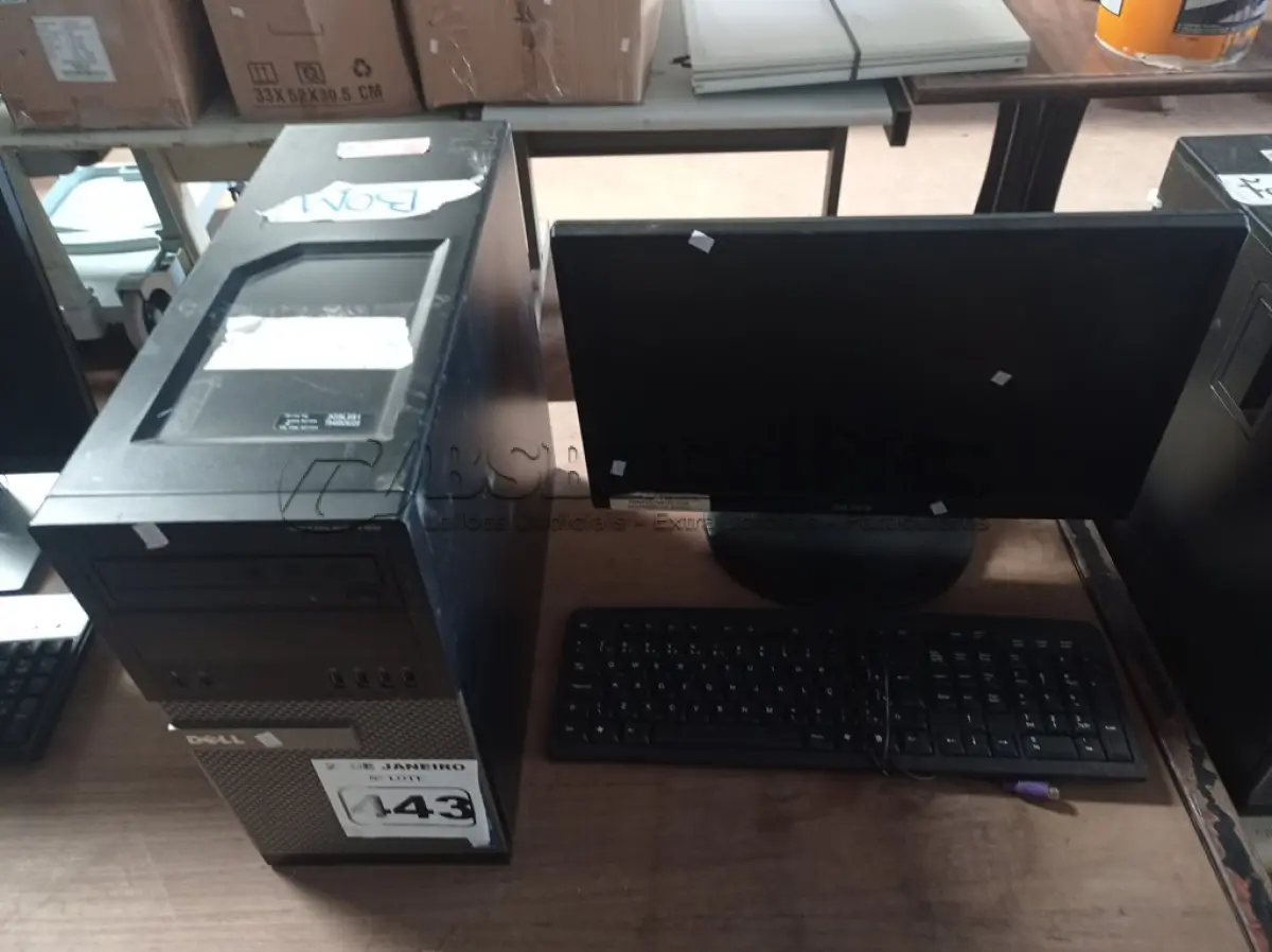 LOTE 443 - 01 CPU, 01 TECLADO E 01 MONITOR. (NO ESTADO) ATENÇÃO! FAZER A VISITAÇÃO ANTES DE ARREMATAR, NÃO SABEMOS SE FUNCIONA. LEILÃO NÃO TEM GARANTIA E NEM DEVOLUÇÃO, SUJEITO A POSSÍVEIS AVARIAS VISÍVEIS/OCULTAS E/OU AUSÊNCIA DE COMPONENTES.