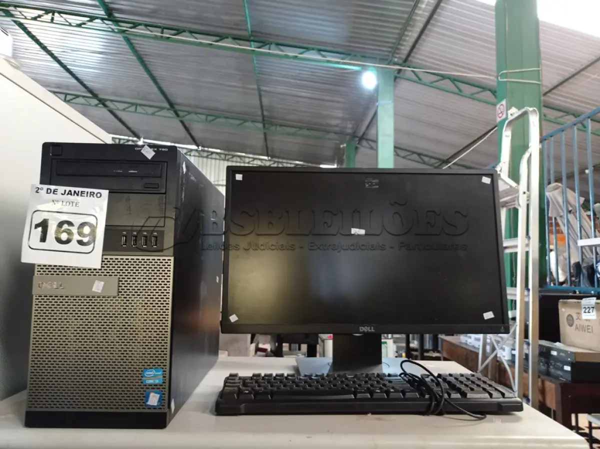 LOTE 169 - 01 CPU, 01 TECLADO E 01 MONITOR. (NO ESTADO) ATENÇÃO! FAZER A VISITAÇÃO ANTES DE ARREMATAR, NÃO SABEMOS SE FUNCIONA. LEILÃO NÃO TEM GARANTIA E NEM DEVOLUÇÃO, SUJEITO A POSSÍVEIS AVARIAS VISÍVEIS/OCULTAS E/OU AUSÊNCIA DE COMPONENTES.