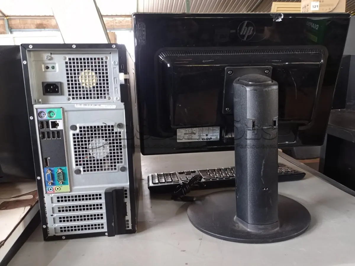LOTE 487 - 01 CPU, 01 TECLADO E 01 MONITOR. (NO ESTADO) ATENÇÃO! FAZER A VISITAÇÃO ANTES DE ARREMATAR, NÃO SABEMOS SE FUNCIONA. LEILÃO NÃO TEM GARANTIA E NEM DEVOLUÇÃO, SUJEITO A POSSÍVEIS AVARIAS VISÍVEIS/OCULTAS E/OU AUSÊNCIA DE COMPONENTES.