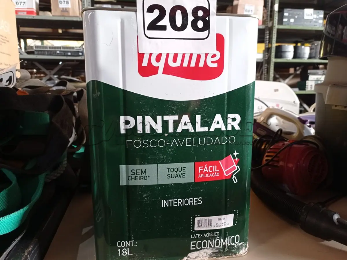 LOTE 208 - 01 LATA DE TINTA IQUINE PINTALAR FOSCO AVELUDADO 18L MARFIM. (NO ESTADO) ATENÇÃO! FAZER A VISITAÇÃO ANTES DE ARREMATAR, NÃO SABEMOS SE FUNCIONA. LEILÃO NÃO TEM GARANTIA E NEM DEVOLUÇÃO, SUJEITO A POSSÍVEIS AVARIAS VISÍVEIS/OCULTAS E/OU AUSÊNCIA DE COMPONENTES.