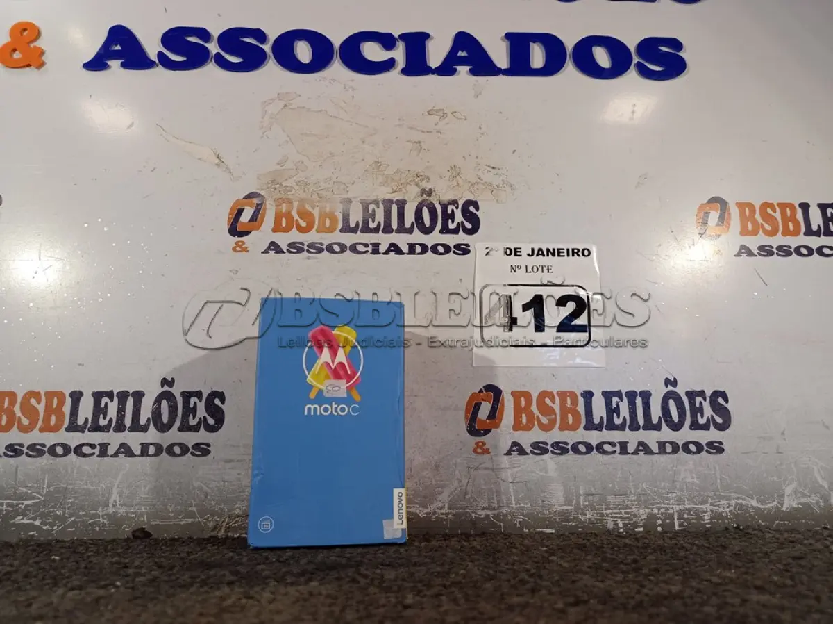 LOTE 412 - 01 CELULAR MOTOC MODELO:XT1750 8GB MARCA LENOVO. (NO ESTADO) ATENÇÃO! FAZER A VISITAÇÃO ANTES DE ARREMATAR, NÃO SABEMOS SE FUNCIONA. LEILÃO NÃO TEM GARANTIA E NEM DEVOLUÇÃO, SUJEITO A POSSÍVEIS AVARIAS VISÍVEIS/OCULTAS E/OU AUSÊNCIA DE COMPONENTES.