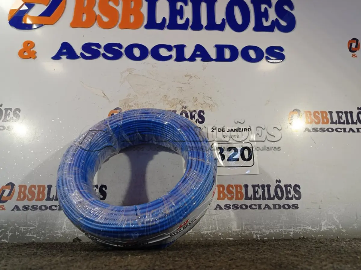 LOTE 320 - 01 ROLO DE CABO FLEXÍVEL 100M 1X4MM NA COR AZUL (NOVO). (NO ESTADO) ATENÇÃO! FAZER A VISITAÇÃO ANTES DE ARREMATAR, NÃO SABEMOS SE FUNCIONA. LEILÃO NÃO TEM GARANTIA E NEM DEVOLUÇÃO, SUJEITO A POSSÍVEIS AVARIAS VISÍVEIS/OCULTAS E/OU AUSÊNCIA DE COMPONENTES.
