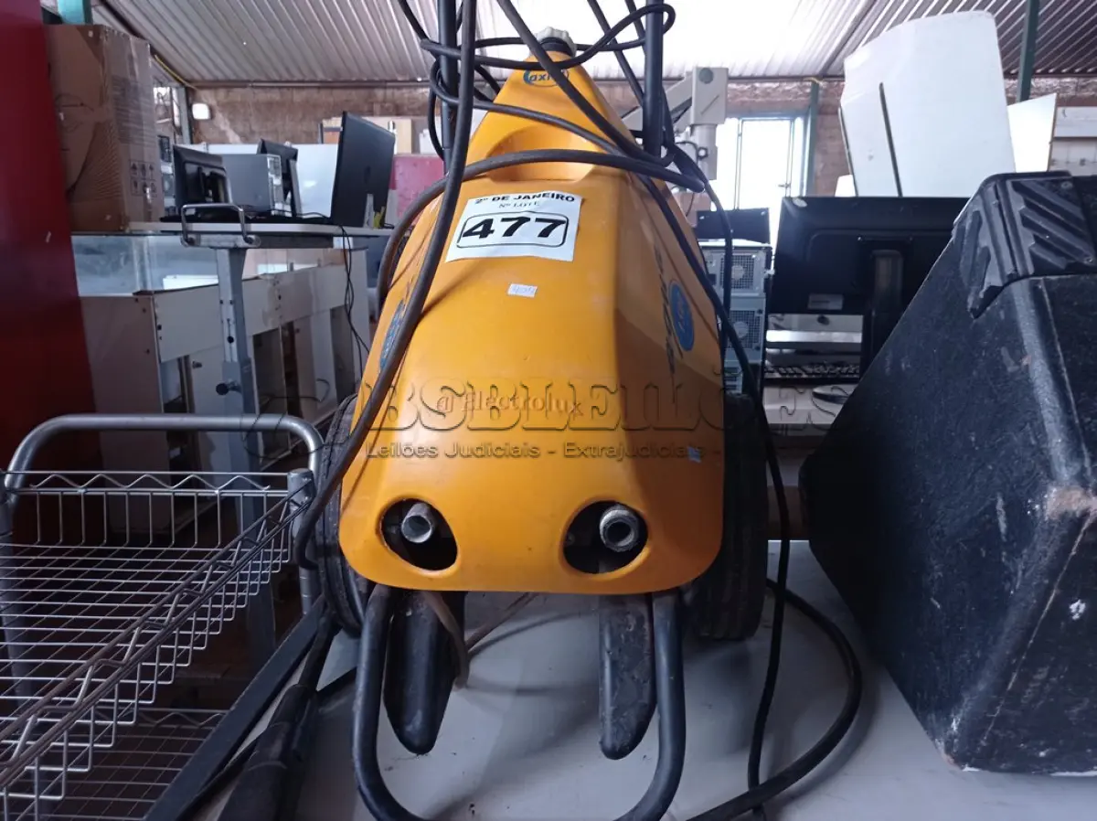 LOTE 477 - 01 LAVADORA DE ALTA PRESSÃO SEMI INDUSTRIAL MARCA ELECTROLUX (NO ESTADO) ATENÇÃO! FAZER A VISITAÇÃO ANTES DE ARREMATAR, NÃO SABEMOS SE FUNCIONA. LEILÃO NÃO TEM GARANTIA E NEM DEVOLUÇÃO, SUJEITO A POSSÍVEIS AVARIAS VISÍVEIS/OCULTAS E/OU AUSÊNCIA DE COMPONENTES.