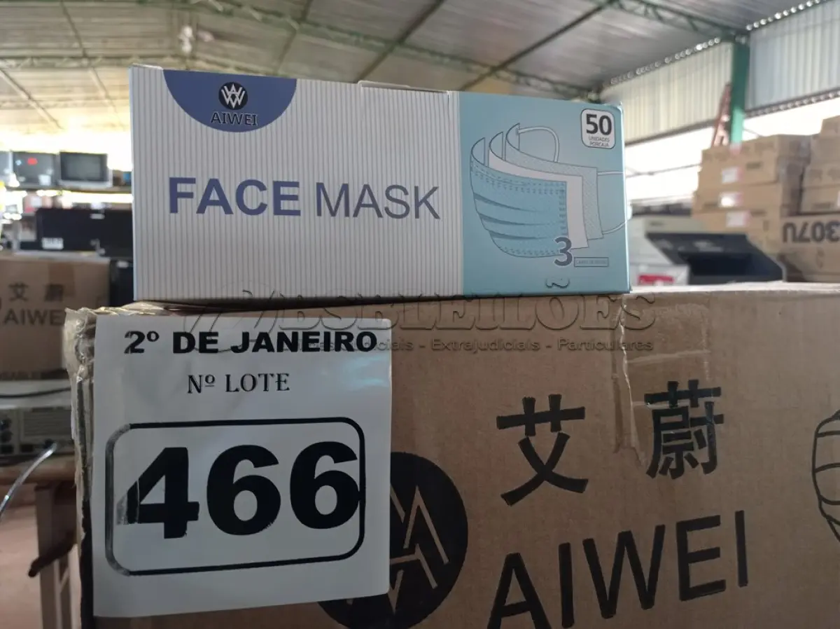 LOTE 466 - 01 CAIXA COM APROXIMADAMENTE 2.000 MASCARAS DESCARTÁVEIS VARIADAS. (NO ESTADO) ATENÇÃO! FAZER A VISITAÇÃO ANTES DE ARREMATAR, NÃO SABEMOS SE FUNCIONA. LEILÃO NÃO TEM GARANTIA E NEM DEVOLUÇÃO, SUJEITO A POSSÍVEIS AVARIAS VISÍVEIS/OCULTAS E/OU AUSÊNCIA DE COMPONENTES.