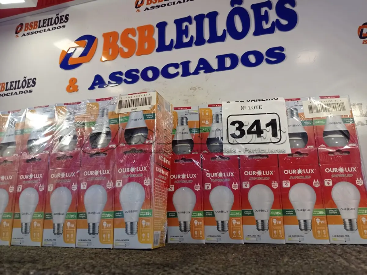 LOTE 341 - 20 LÂMPADAS DE LED 9W. (NO ESTADO) ATENÇÃO! FAZER A VISITAÇÃO ANTES DE ARREMATAR, NÃO SABEMOS SE FUNCIONA. LEILÃO NÃO TEM GARANTIA E NEM DEVOLUÇÃO, SUJEITO A POSSÍVEIS AVARIAS VISÍVEIS/OCULTAS E/OU AUSÊNCIA DE COMPONENTES.