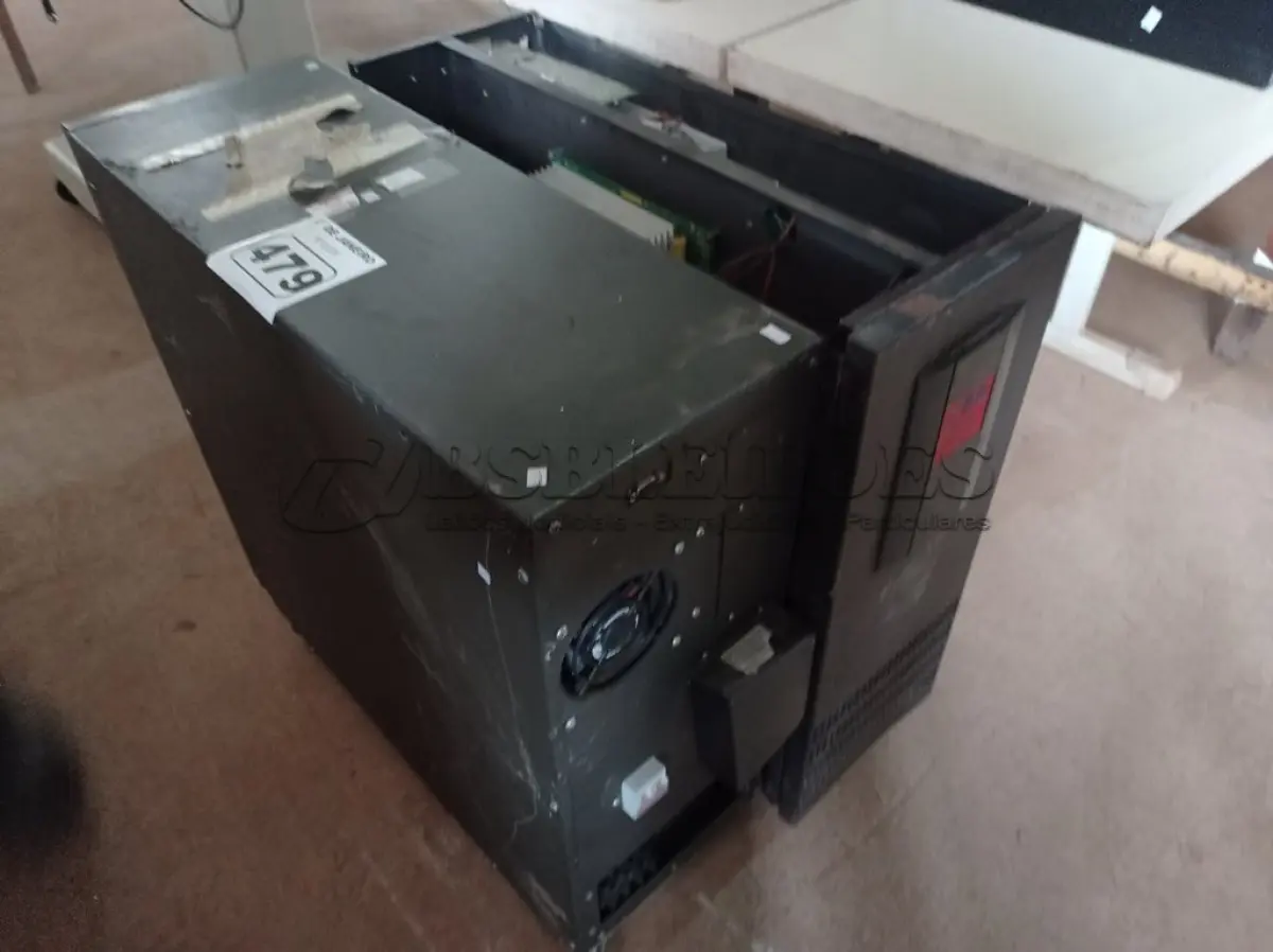 LOTE 479 - 02 NOBREAKS PARA RETIRADA DE PEÇAS. (NO ESTADO) ATENÇÃO! FAZER A VISITAÇÃO ANTES DE ARREMATAR, NÃO SABEMOS SE FUNCIONA. LEILÃO NÃO TEM GARANTIA E NEM DEVOLUÇÃO, SUJEITO A POSSÍVEIS AVARIAS VISÍVEIS/OCULTAS E/OU AUSÊNCIA DE COMPONENTES.