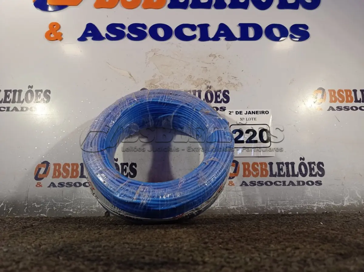 LOTE 220 - 01 ROLO DE CABO FLEXÍVEL 100M 1X4MM NA COR AZUL(NOVO). (NO ESTADO) ATENÇÃO! FAZER A VISITAÇÃO ANTES DE ARREMATAR, NÃO SABEMOS SE FUNCIONA. LEILÃO NÃO TEM GARANTIA E NEM DEVOLUÇÃO, SUJEITO A POSSÍVEIS AVARIAS VISÍVEIS/OCULTAS E/OU AUSÊNCIA DE COMPONENTES.