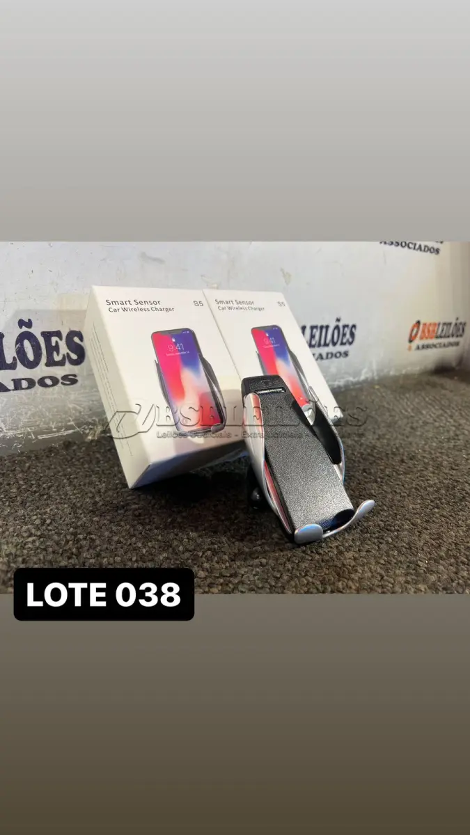 LOTE 038 - 02 SUPORTES CARREGADORES POR INDUÇÃO ( NOVO ) ( NO ESTADO )