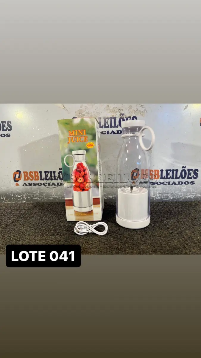 LOTE 041 - 01 GARRAFA LIQUIDIFICADORA ELÉTRICA ( NOVO ) ( NO ESTADO )