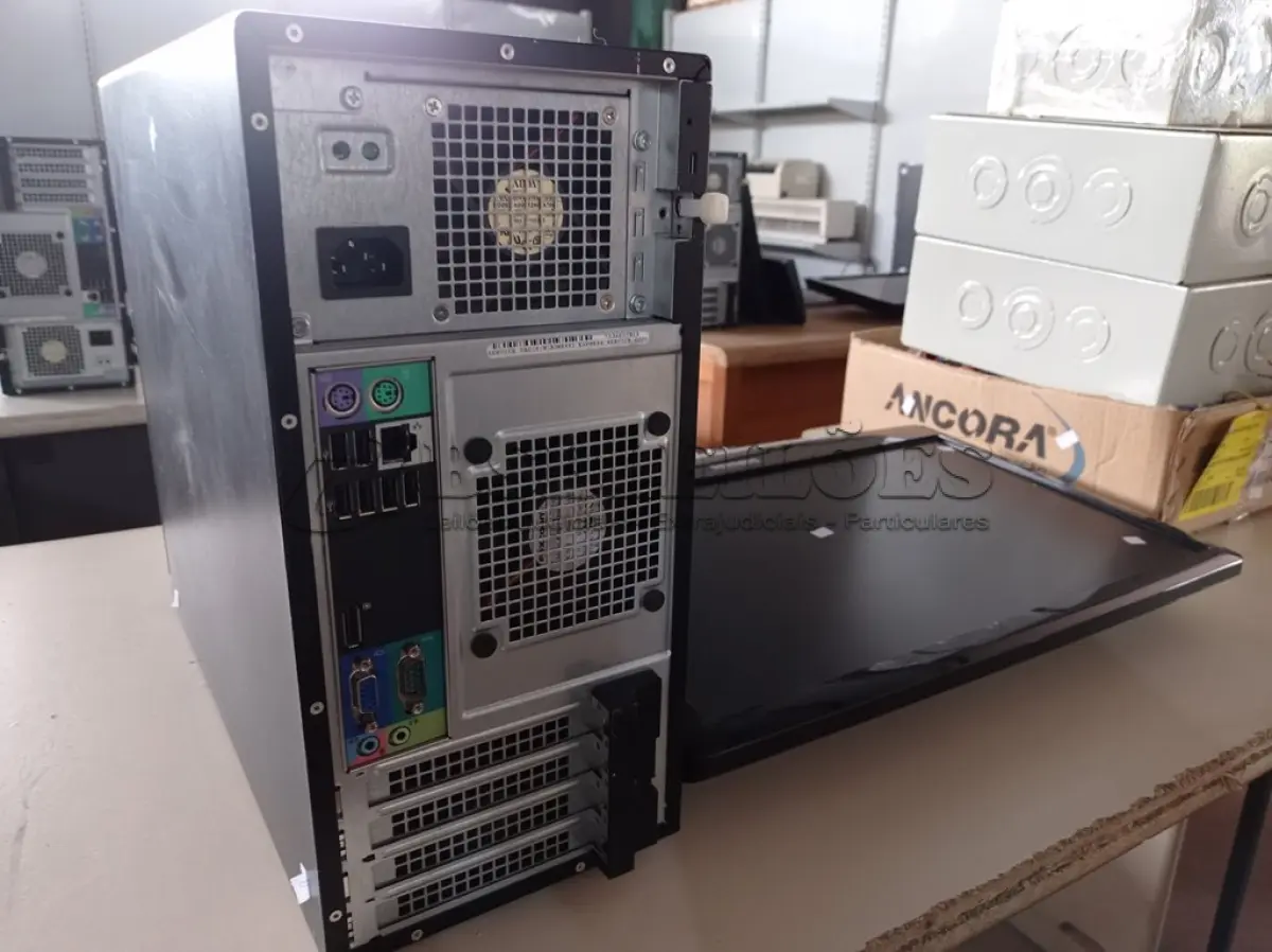 LOTE 540 - 01 CPU, 01 TECLADO E 01 MONITOR CORE I3.(NO ESTADO) ATENÇÃO! FAZER A VISITAÇÃO ANTES DE ARREMATAR, NÃO SABEMOS SE FUNCIONA. LEILÃO NÃO TEM GARANTIA E NEM DEVOLUÇÃO, SUJEITO A POSSÍVEIS AVARIAS VISÍVEIS/OCULTAS E/OU AUSÊNCIA DE COMPONENTES.