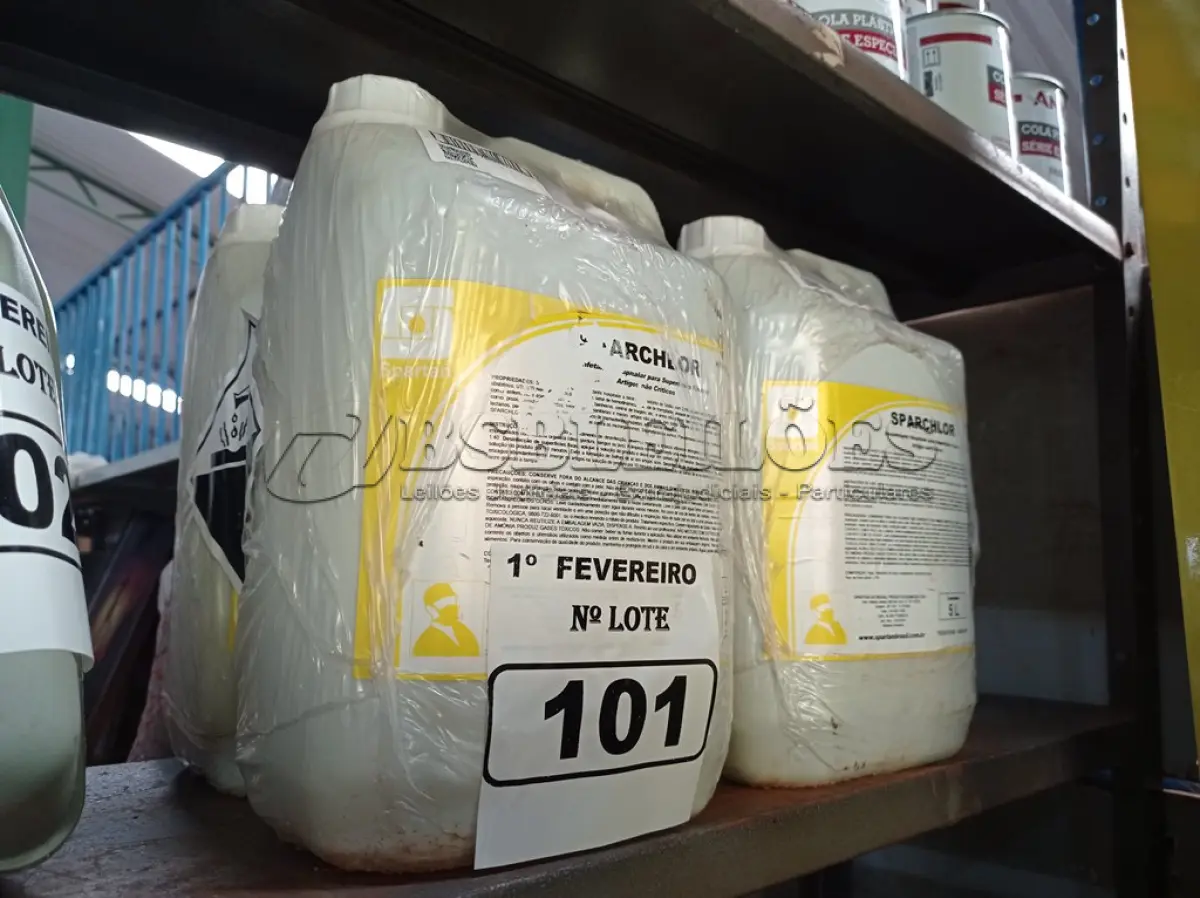 LOTE 101 - 20 LITROS DE DESINFETANTE HOSPITALAR PARA SUPERFÍCIES FIXAS E ARTIGOS NÃO CRÍTICOS. (NO ESTADO) ATENÇÃO! FAZER A VISITAÇÃO ANTES DE ARREMATAR, NÃO SABEMOS SE FUNCIONA. LEILÃO NÃO TEM GARANTIA E NEM DEVOLUÇÃO, SUJEITO A POSSÍVEIS AVARIAS VISÍVEIS/OCULTAS E/OU AUSÊNCIA DE COMPONENTES.