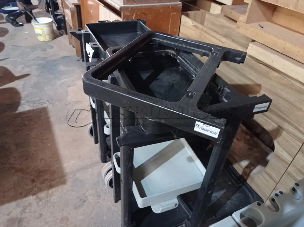 LOTE 513 - 02 CARRINHOS PARA LIMPEZA INDUSTRIAL INCOMPLETO. (NO ESTADO) ATENÇÃO! FAZER A VISITAÇÃO ANTES DE ARREMATAR, NÃO SABEMOS SE FUNCIONA. LEILÃO NÃO TEM GARANTIA E NEM DEVOLUÇÃO, SUJEITO A POSSÍVEIS AVARIAS VISÍVEIS/OCULTAS E/OU AUSÊNCIA DE COMPONENTES.