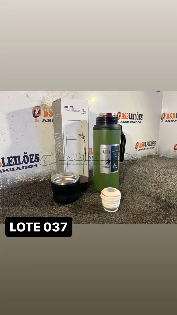 LOTE 037 - 01 GARRAFA TÉRMICA MILITAR 800ML( NOVO ) ( NO ESTADO )