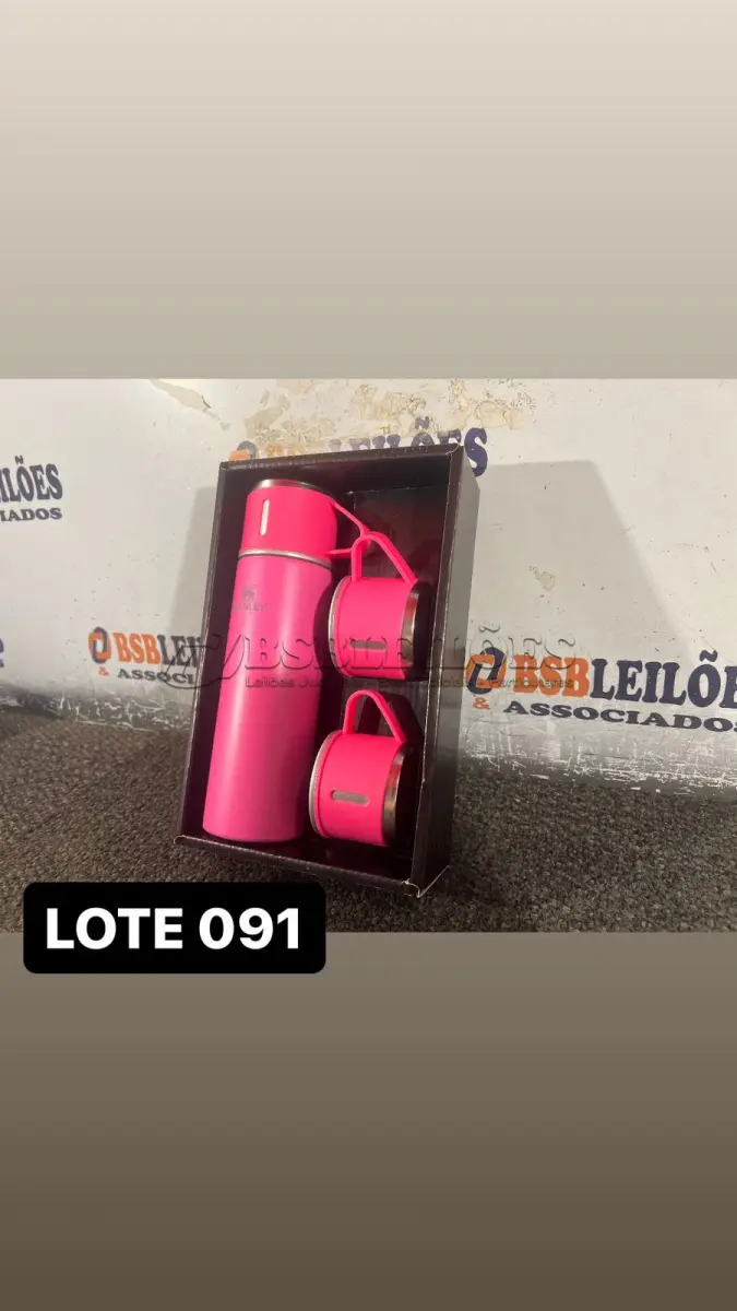 LOTE 091 - 01 KIT GARRAFA TERMICA CAMPING ( NOVO ) ( NO ESTADO )